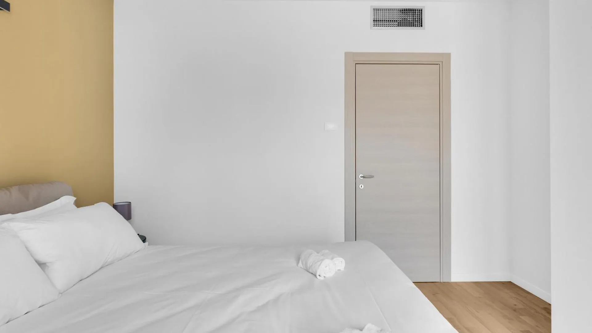Cefalonia Garden With Terrace & Garage By Ndp Rent Milan Apartment