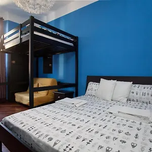 Colorful Apt In Appartamento